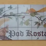 Pod Kostanji شقة *