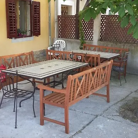 Pod Kostanji Appartement