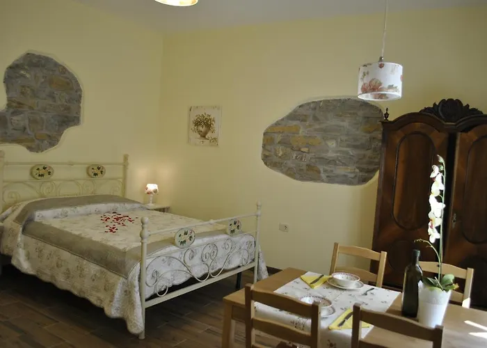 Pod Kostanji アパート Osp